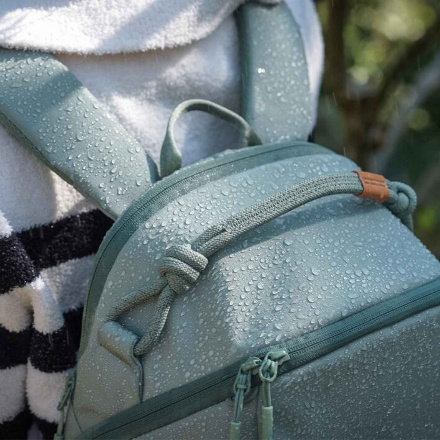 Leofoto Daily Lite 17L Camera Backpack – Green